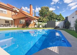Casa aparellada a Urbanizaciones. Chalet pareado en rivas urbanizaciones