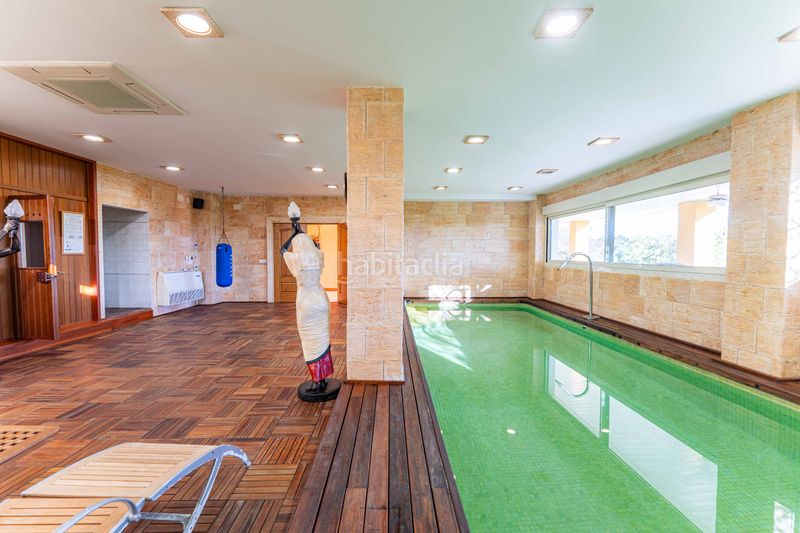 Foto 21fa69fc-a679-4f11-99a1-1e0cbd3fc006. Casa amb xemeneia calefacció aparcament piscina a Arroyomolinos