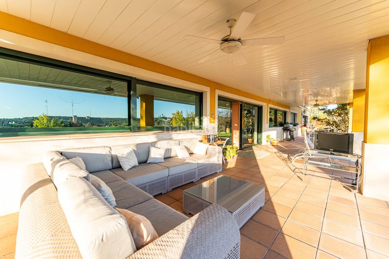 Foto a67fd656-e0c2-4723-b96a-4a5c8fa7d08e. Casa amb xemeneia calefacció aparcament piscina a Arroyomolinos