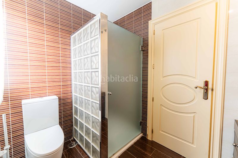 Foto bdc2a13c-754b-4265-9754-4a78ef2b46d1. Casa amb xemeneia calefacció aparcament piscina a Arroyomolinos