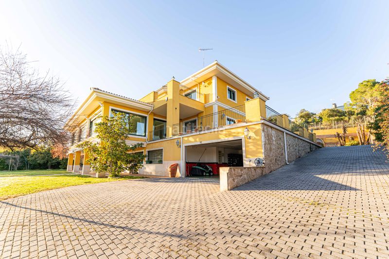 Foto d0dde069-c67f-495d-9a57-6a4300ddca6b. Casa amb xemeneia calefacció aparcament piscina a Arroyomolinos
