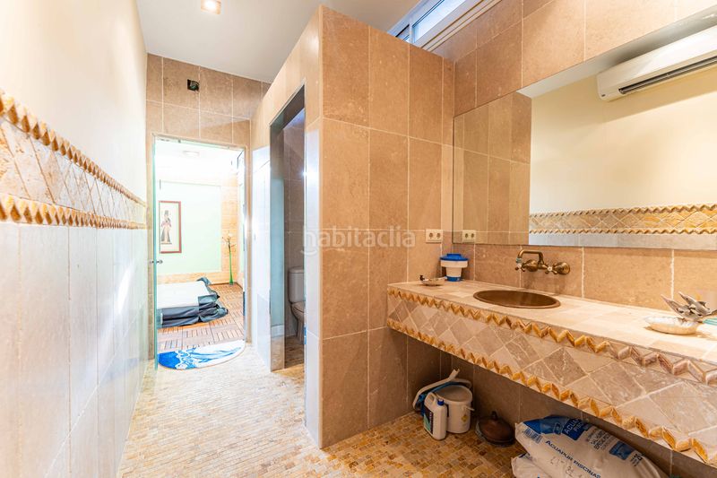 Foto ebe368cb-25a6-4cd4-b679-3fd23b69e4b6. Casa amb xemeneia calefacció aparcament piscina a Arroyomolinos