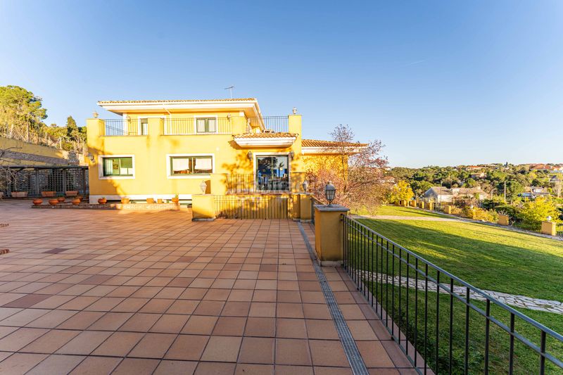 Foto fb161c72-dcef-462f-8390-d99b3ec6ac80. Casa amb xemeneia calefacció aparcament piscina a Arroyomolinos