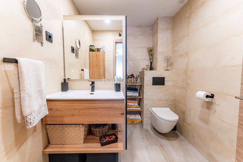 Foto 60050e1c-d094-4fa0-998a-7372b3455996. Casa aparellada amb xemeneia calefacció piscina a Arroyomolinos