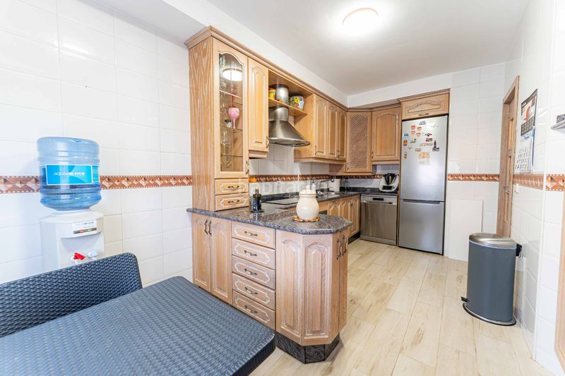 Foto 6907474a-d67c-46d7-897c-c5c8f24c984e. Casa aparellada amb xemeneia calefacció piscina a Arroyomolinos