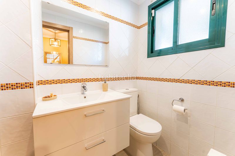 Foto a35164a5-2dd2-4a4b-a8a0-616c346a6433. Casa aparellada amb xemeneia calefacció piscina a Arroyomolinos