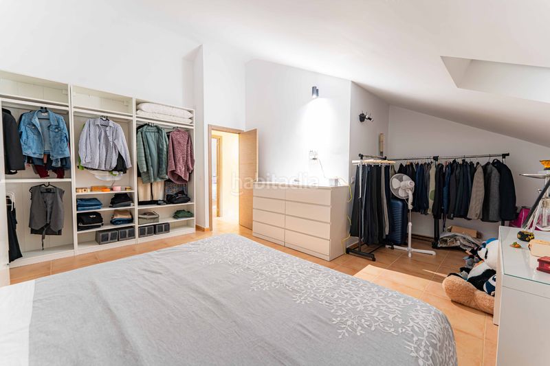 Foto a9c5d5d0-4d53-49fd-a94d-47b7e6904600. Casa aparellada amb xemeneia calefacció piscina a Arroyomolinos