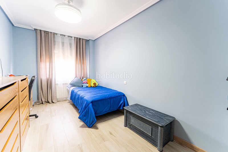 Foto b4277f1a-c294-48fb-8235-16585d96906d. Casa aparellada amb xemeneia calefacció piscina a Arroyomolinos