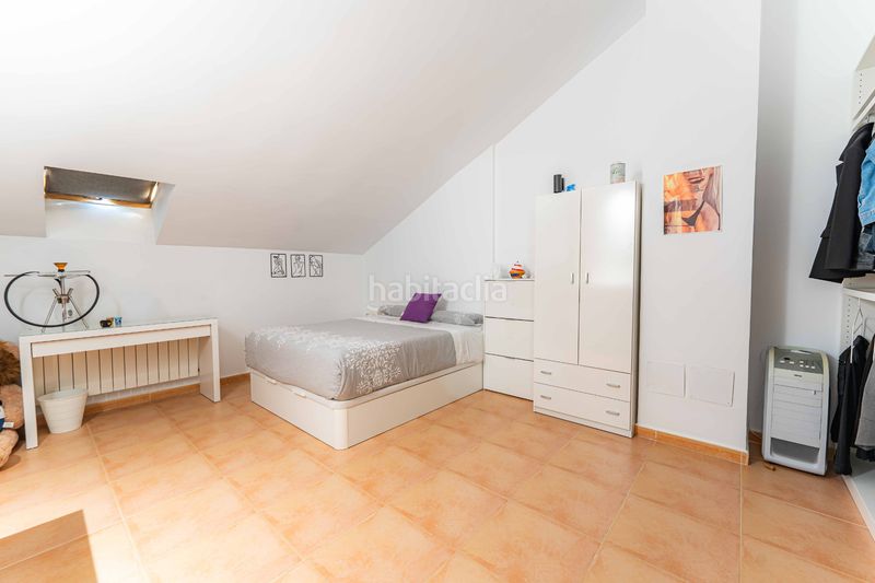 Foto c63399b9-4bf9-4d0b-92ec-3b39b48a3482. Casa aparellada amb xemeneia calefacció piscina a Arroyomolinos