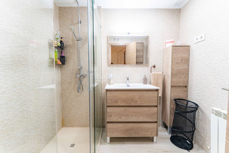 Foto e2d30c70-7de3-4bb6-aa04-3526867aeec2. Casa aparellada amb xemeneia calefacció piscina a Arroyomolinos