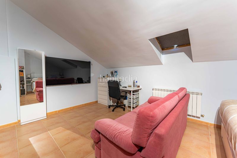 Foto e644b9e9-9687-4d03-8a41-a729d26bd51e. Casa aparellada amb xemeneia calefacció piscina a Arroyomolinos