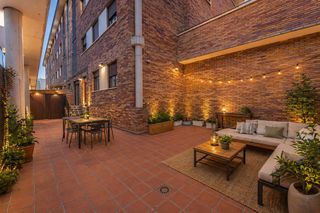 Piso  Avenida de la unión europea 31. Maravilloso piso bajo con patio en pleno bulevar