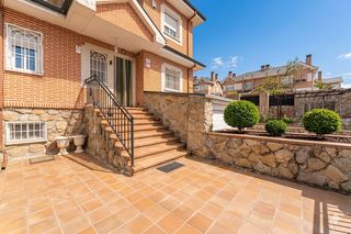 Casa aparellada a Calle Rosalía de Castro