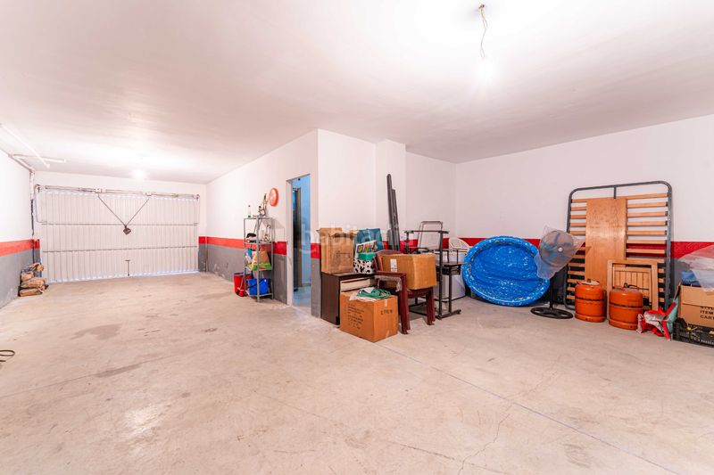 Foto c9ef76da-2c33-4356-b2fa-0f9e51852071. Chalet espectacular chalet adosado en la mejor zona en Arroyomolinos
