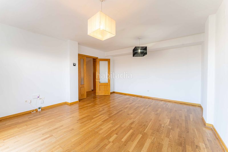 Foto 59347f4b-990a-42d9-b02a-6fdb511609d2. Casa adossada amb calefacció a Urbanización El Mediterráneo Arroyomolinos