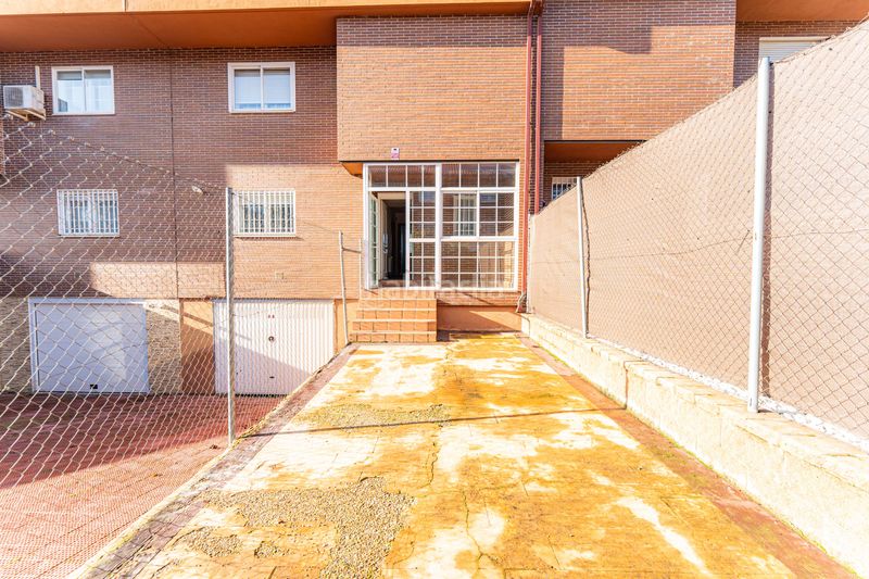 Foto 5dce9574-1eed-461b-b7bc-5ee36e9d96d6. Casa adossada amb calefacció a Urbanización El Mediterráneo Arroyomolinos