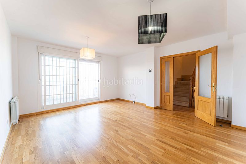 Foto e3889118-95ff-4e30-a8dc-5a65838d9809. Casa adossada amb calefacció a Urbanización El Mediterráneo Arroyomolinos