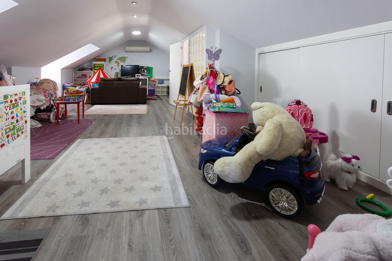 Foto 8ec7f7eb-7316-4a8e-8097-1cddfd6ebdc4. Casa aparellada amb calefacció aparcament piscina a Brunete