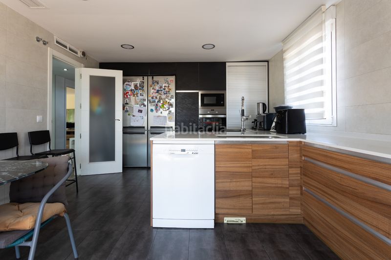 Foto bab8a992-e190-403e-a248-b8eec308d63c. Casa aparellada amb calefacció aparcament piscina a Brunete