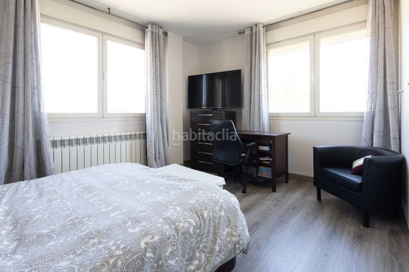 Foto e588d41a-a55d-4b58-8381-f7f42aefa8a0. Casa aparellada amb calefacció aparcament piscina a Brunete