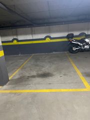 Parking coche en Calle oriente 3. Capital home brunete vende plaza de garaje en el centro de brune