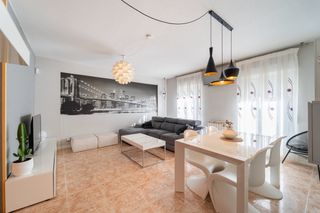 Zweistöckige Wohnung  Calle alamillo. Capital home vende en exclusiva fantástico dúplex en el álamo