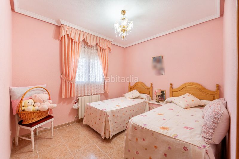 Foto f6cb0756-81f1-44a0-a857-3d23a89d682c. Xalet amb xemeneia calefacció aparcament piscina a Álamo (El)