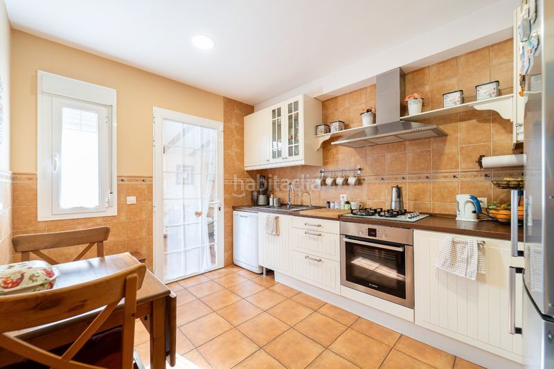 Foto 485d1147-3e91-4100-8285-142b549c9c80. Casa adossada amb xemeneia calefacció aparcament a Torre de Esteban Hambrán (La)