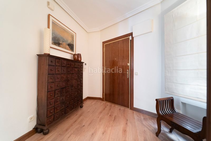 Foto e8f38e6b-db96-4a85-ba95-025bd60689e5. Pis a calle de trueba y fernández 3 a Hispanoamérica-Bernabéu Madrid