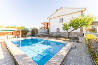 Chalet  Calle de las adelfas. Capital home el álamo vende en exclusiva