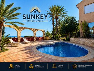 Chalet in Pescadores. Villa de lujo con 15.000m² de parcela, piscina, ascensor y vista