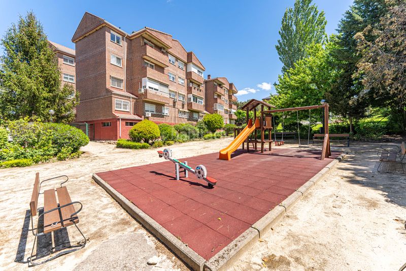 Foto 4bf1edb2-6eb2-4402-a06b-c893460456e3. Pis amb calefacció piscina a Parque de la Coruña-Las Suertes Collado Villalba