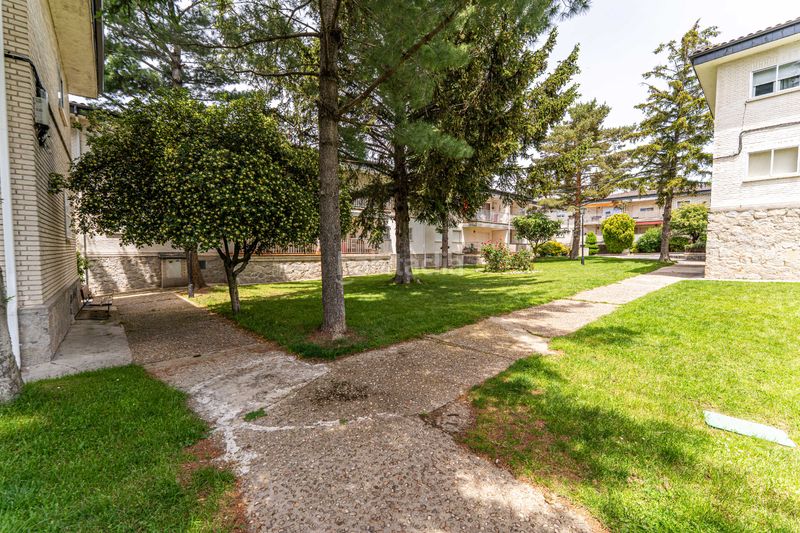 Foto 59ffa0d2-7e1a-4eb4-8025-1738f0c0bbf7. Pis amb xemeneia calefacció piscina a Guadarrama