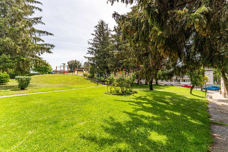 Foto f53c4391-b4d6-4a45-9541-ac0a829d1f22. Pis amb xemeneia calefacció piscina a Guadarrama