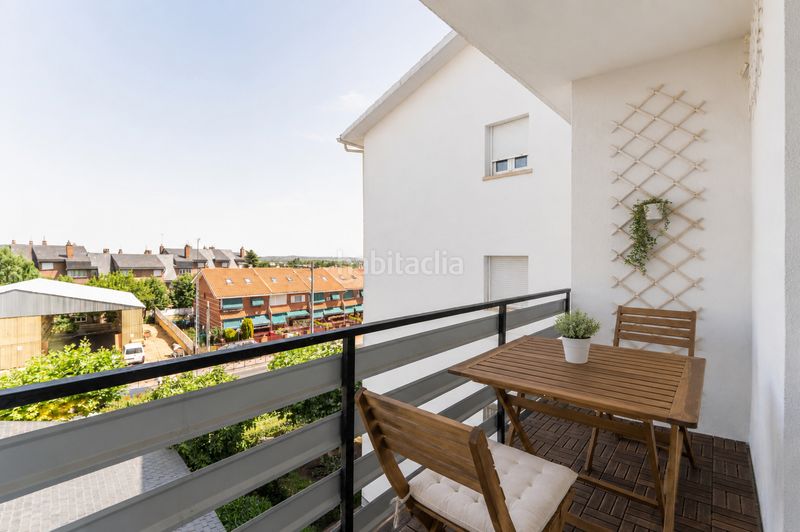Foto c5e5fd75-3cd6-4634-a789-ca663eb02728. Flat with fireplace in Guadarrama