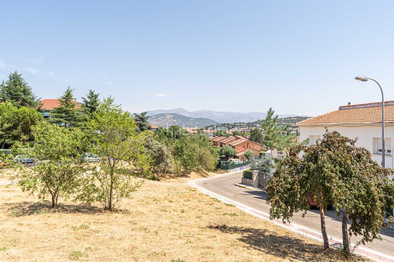 Foto 313d7394-798e-4260-ae3e-7cc0f77921a7. Casa amb calefacció a Parque de la Coruña-Las Suertes Collado Villalba