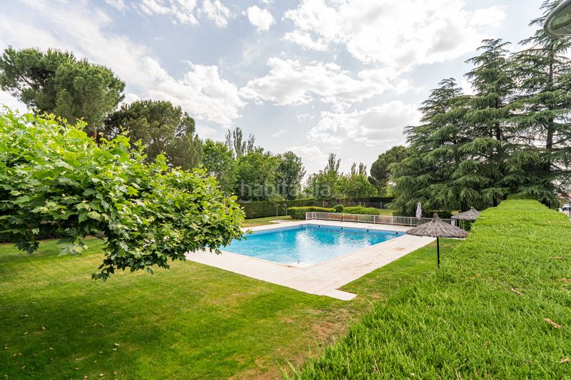 Foto 7147047e-40dd-4162-ac1c-97e20d7f5db5. Casa adossada amb xemeneia calefacció aparcament piscina a Rozas de Madrid (Las)