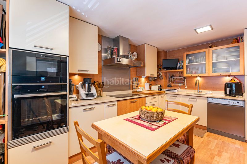 Foto f6565ada-dbb3-43ad-9068-952fc87836a3. Casa adossada amb xemeneia calefacció aparcament piscina a Rozas de Madrid (Las)