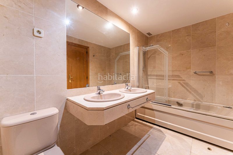 Foto 2a126d5d-b081-4686-89df-06c9d3954396. Casa adossada amb xemeneia calefacció aparcament piscina a Rozas de Madrid (Las)