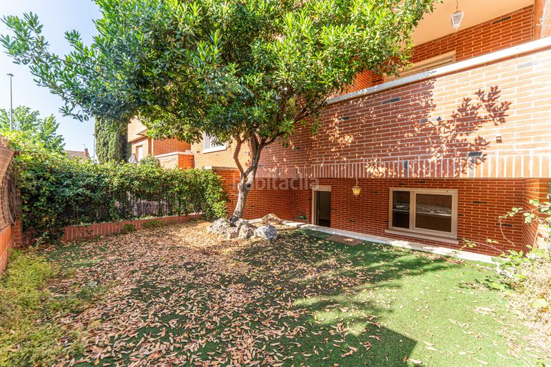 Foto f50d4767-4020-4c2e-ab09-2b0db34851e6. Casa adossada amb xemeneia calefacció aparcament piscina a Rozas de Madrid (Las)