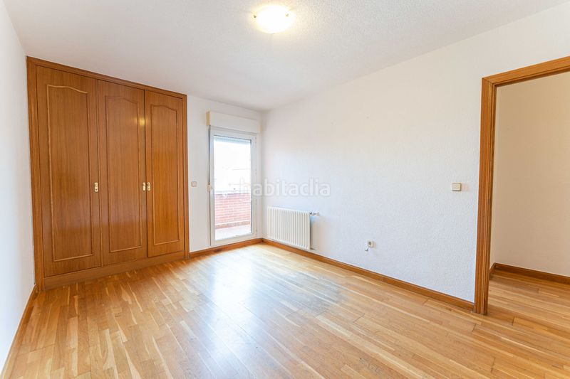 Foto f7aa9f0c-2008-4edc-8ff4-0272b99e3e91. Casa adossada amb xemeneia calefacció aparcament piscina a Rozas de Madrid (Las)