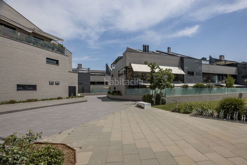 Foto 17174abf-a142-4f62-a3f6-1ce5d3ae1200. Àtic amb xemeneia calefacció aparcament piscina a Torrelodones
