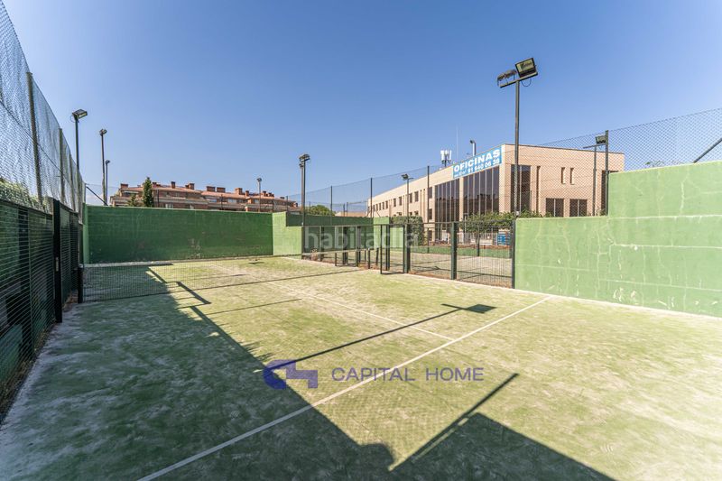 Foto 3d345573-f484-476d-8dba-e2ef33ab7739. Pis amb xemeneia calefacció aparcament piscina a Rozas de Madrid (Las)