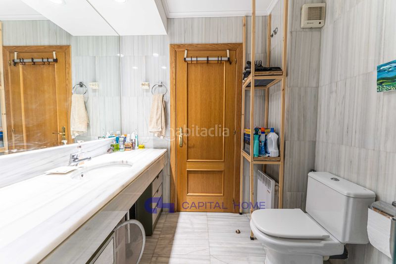 Foto 40ab1120-e0fe-4e03-a6f6-f4d82b2b0738. Pis amb xemeneia calefacció aparcament piscina a Rozas de Madrid (Las)