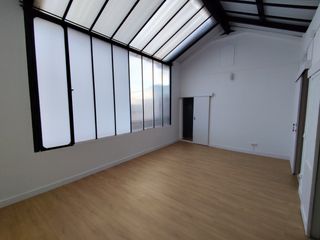 Miete Büro  Carrer de joaquín costa. Estudio totalmente reformado y muy luminoso