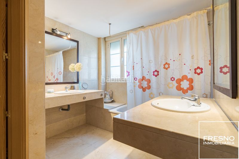 Foto 4c88ecbb-11a7-4a93-a97e-d055c8f9fe46. Casa adossada amb xemeneia calefacció aparcament piscina a Algete