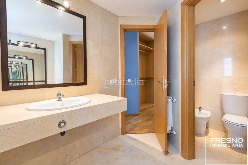 Foto 5a13ea94-e5ac-4294-8e41-a239d721c62b. Casa adossada amb xemeneia calefacció aparcament piscina a Algete