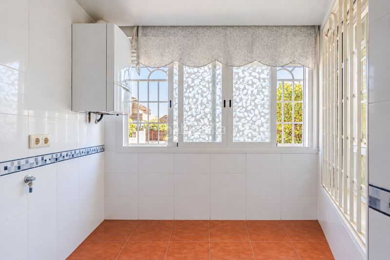 Foto 5a3e161a-a049-4b0e-923d-bf697f472f28. Casa adossada amb xemeneia calefacció aparcament piscina a Algete
