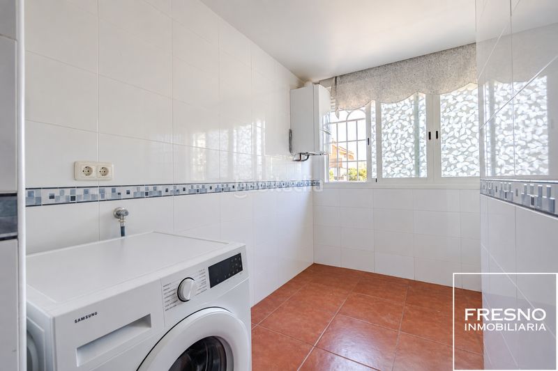 Foto 6ee188eb-f7be-472c-ad54-cbdce1416c96. Casa adossada amb xemeneia calefacció aparcament piscina a Algete