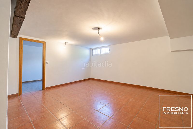 Foto b41c66f9-8f9c-4396-a8a0-743d229561fa. Casa adossada amb xemeneia calefacció aparcament piscina a Algete